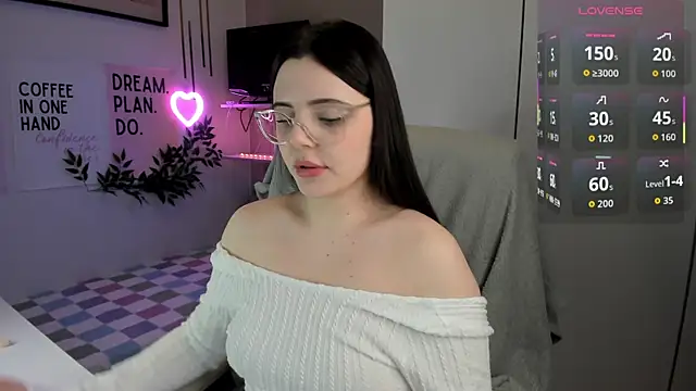 LiaWoow online show from January 10, 2026, 2:41 pm