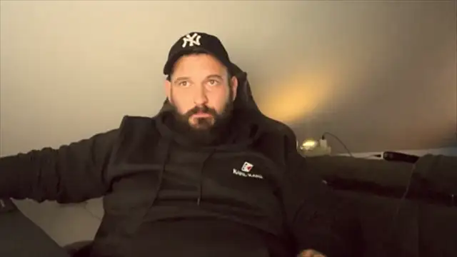 donchriiis92 online show from December 3, 2025, 8:18 pm