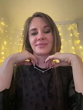 LucieMack online show from February 23, 2026, 6:27 pm