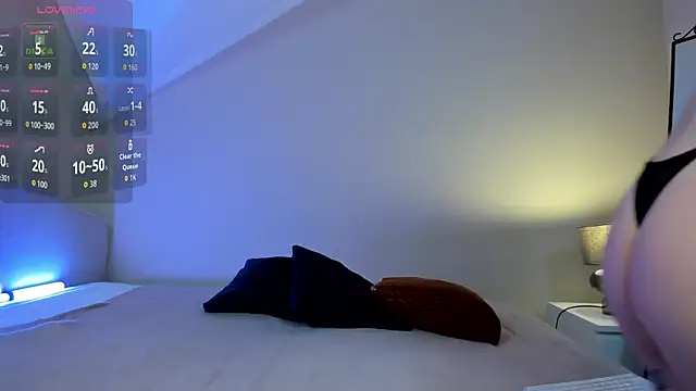 Naomi Urban online show from September 20, 2025, 9:27 pm