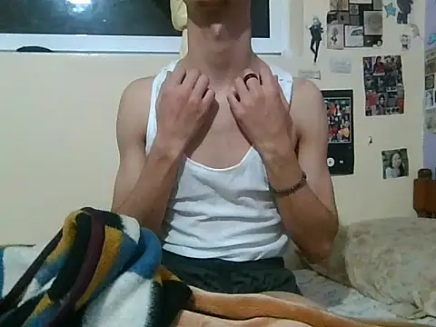 HitShelf online show from December 17, 2025, 10:38 pm