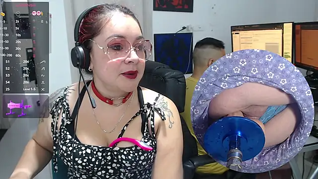 leidydi223 online show from February 3, 2026, 2:22 pm