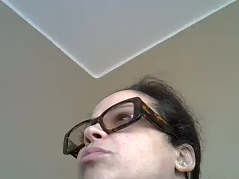 ITALIANASISIXX online show from March 4, 2025, 7:19 am