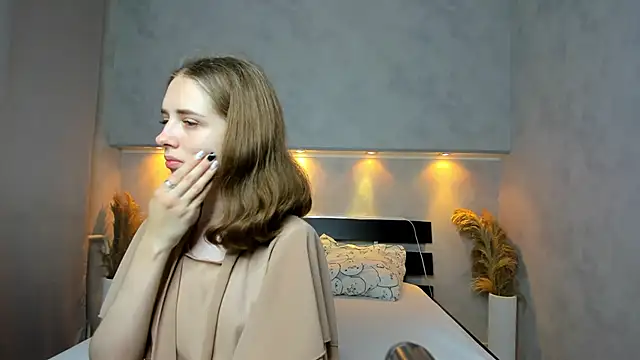 Camilla Kelly online show from September 11, 2025, 12:11 am