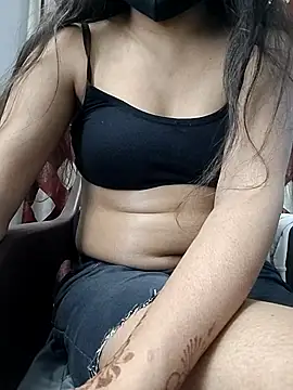 Snapshot of Ruhi_07 chatting on February 28, 2026, 8:37 am Ruhi 07 online show from February 28, 2026, 8:37 am