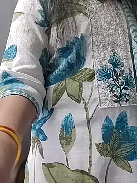 Snapshot of Ruhi_07 chatting on April 6, 2026, 5:19 am Ruhi 07 online show from April 6, 2026, 5:19 am