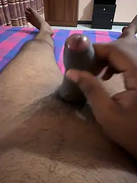 Snapshot of creepy7boy chatting on November 30, 2025, 6:01 pm creepy7boy online show from November 30, 2025, 6:01 pm