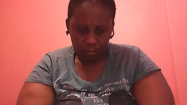 HUGEASSXXXXX online show from October 10, 2025, 4:11 am