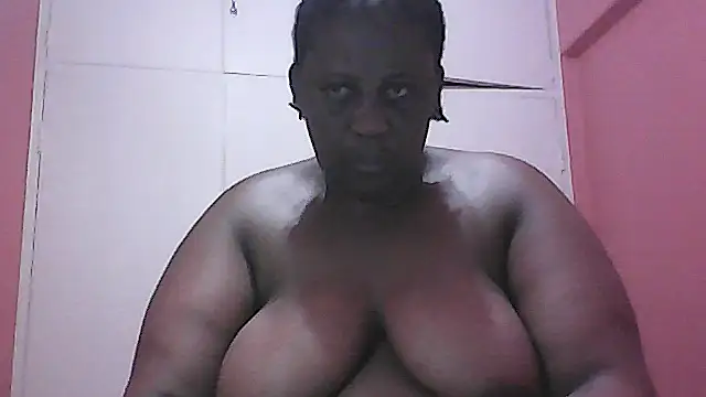 HUGEASSXXXXX online show from October 11, 2025, 3:17 am