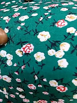 Rosalind xxx online show from May 18, 2026, 4:07 am