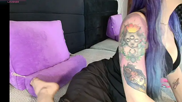 karlamoon23 online show from March 2, 2026, 6:37 pm