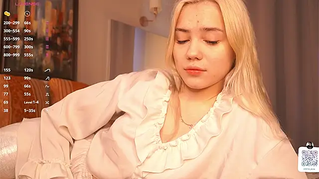 LilianBenskin online show from November 21, 2025, 6:01 am