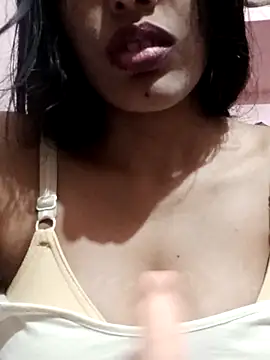 Snapshot of kaviyaponnu0987 chatting on October 9, 2025, 9:24 pm kaviyaponnu0987 online show from October 9, 2025, 9:24 pm