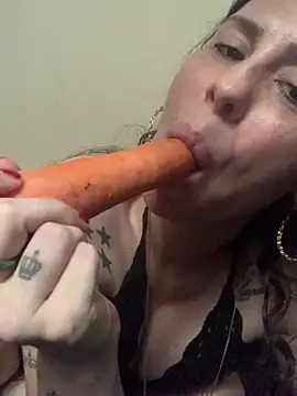 Snapshot of Lhcruz chatting on April 4, 2026, 7:00 pm Lhcruz online show from April 4, 2026, 7:00 pm