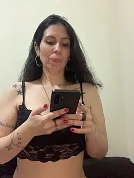 Snapshot of Lhcruz chatting on April 9, 2026, 3:28 am Lhcruz online show from April 9, 2026, 3:28 am