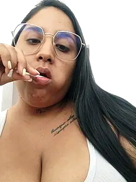 Snapshot of Khertt-Slov chatting on October 11, 2025, 3:54 pm Khertt-Slov online show from October 11, 2025, 3:54 pm