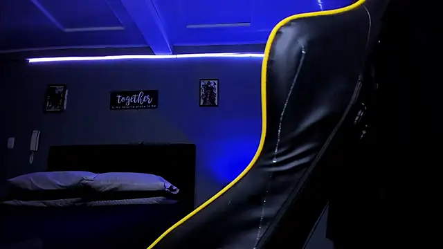 Snapshot of alexgiraldo__ chatting on November 1, 2025, 10:50 am alexgiraldo online show from November 1, 2025, 10:50 am