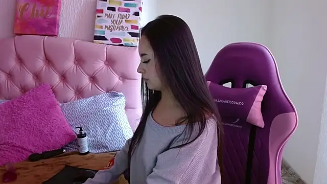 Emma-Flowers online show from September 29, 2025, 7:30 pm