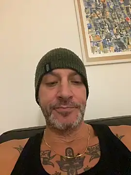 Snapshot of Maurinho3005 chatting on October 20, 2025, 7:20 am Maurinho3005 online show from October 20, 2025, 7:20 am