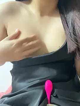 SiennaQueen18 online show from October 2, 2025, 5:03 am