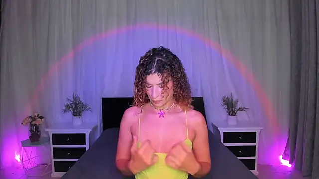 Evolet Bee online show from November 19, 2025, 12:27 pm