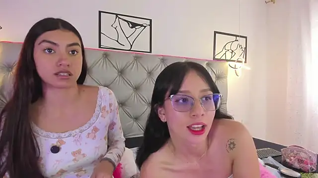 Naughty Couple83 online show from November 25, 2025, 3:34 pm