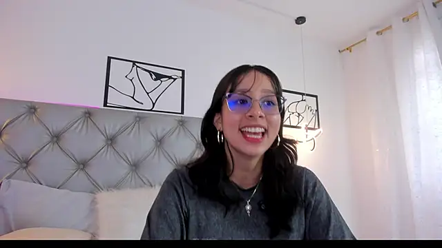 Naughty Couple83 online show from April 17, 2026, 8:34 pm