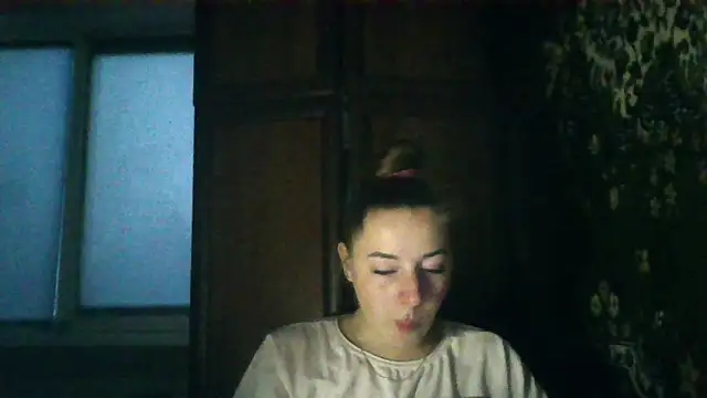 Snapshot of Kitten36 chatting on October 21, 2025, 3:24 pm Kitten36 online show from October 21, 2025, 3:24 pm