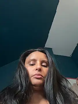 Angelaarayexx online show from May 13, 2026, 1:19 pm