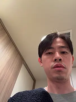 iiiviviii online show from December 5, 2025, 4:36 pm