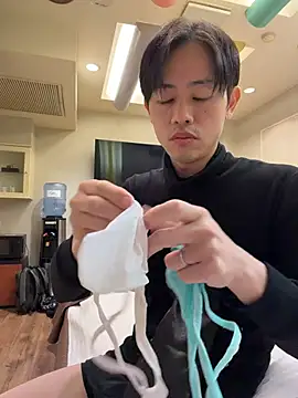 iiiviviii online show from March 5, 2026, 12:01 pm