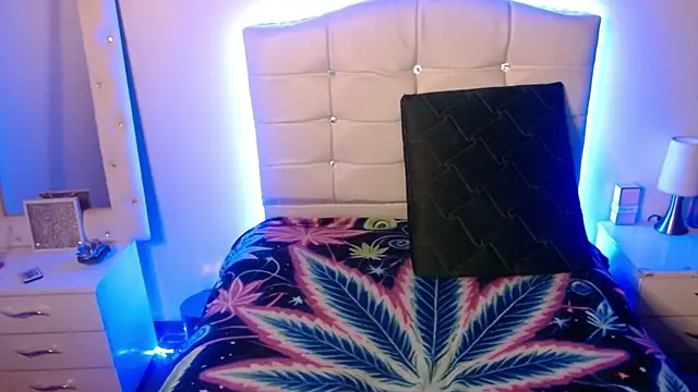 elapetitie online show from November 15, 2025, 8:00 am