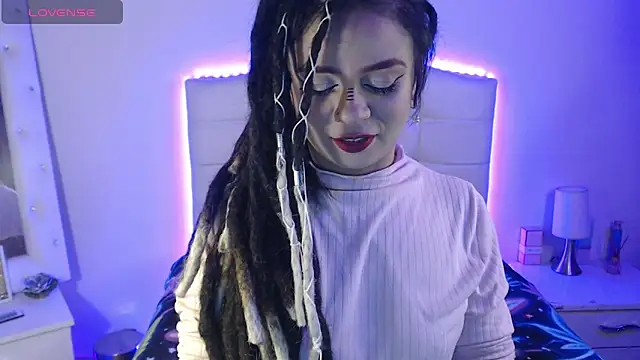 elapetitie online show from November 28, 2025, 6:16 am