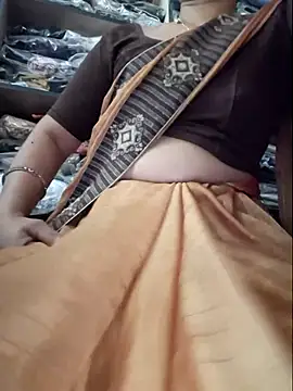 Snapshot of indianhotwife639 chatting on September 15, 2025, 8:03 am indianhotwife639 online show from September 15, 2025, 8:03 am