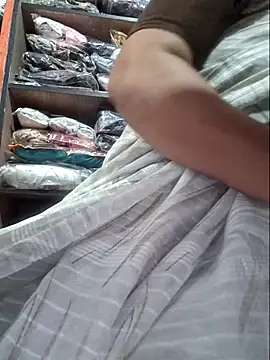 Snapshot of indianhotwife639 chatting on October 6, 2025, 7:17 am indianhotwife639 online show from October 6, 2025, 7:17 am