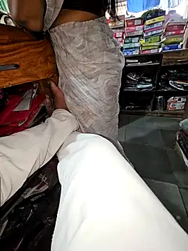 Snapshot of indianhotwife639 chatting on October 15, 2025, 4:45 am indianhotwife639 online show from October 15, 2025, 4:45 am