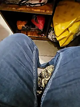 Snapshot of indianhotwife639 chatting on January 16, 2026, 6:28 am indianhotwife639 online show from January 16, 2026, 6:28 am