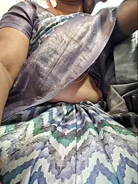 indianhotwife639 online show from April 12, 2026, 6:40 am