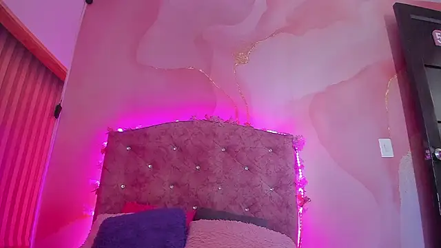 Snapshot of Mila_grace_ chatting on February 25, 2026, 6:39 pm Mila grace online show from February 25, 2026, 6:39 pm