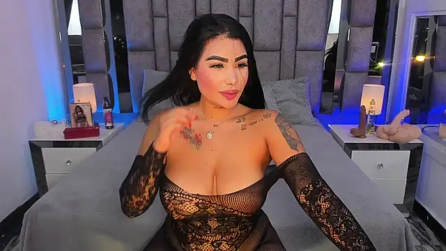 MaddyGray  online show from November 5, 2025, 7:25 pm