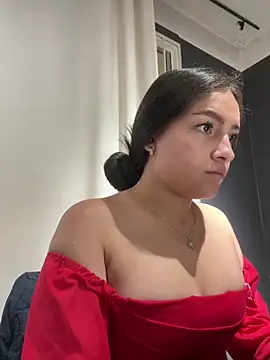 Alyha Cortes online show from November 27, 2025, 1:02 pm