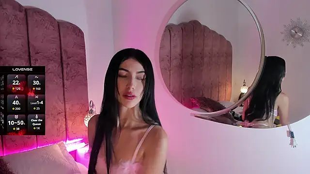 ValeskaZuev1 online show from September 23, 2025, 7:06 pm