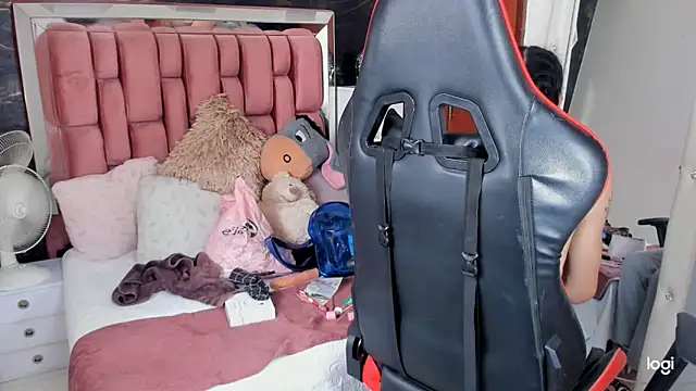 sara slut21 online show from February 7, 2025, 8:31 pm