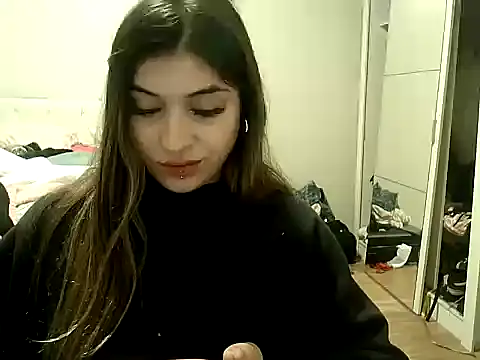 Snapshot of Becca_B chatting on May 20, 2026, 9:21 pm Becca B online show from May 20, 2026, 9:21 pm