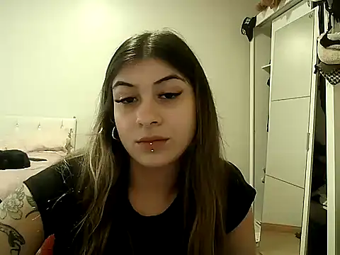 Snapshot of Becca_B chatting on June 3, 2026, 8:03 pm Becca B online show from June 3, 2026, 8:03 pm