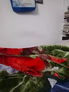 Shalu G online show from November 10, 2025, 5:12 pm