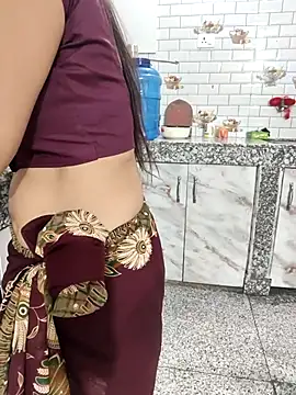 Shalu G online show from May 11, 2026, 4:04 pm