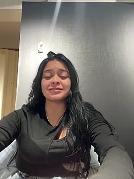 Emily Rivers  online show from September 16, 2025, 1:12 pm