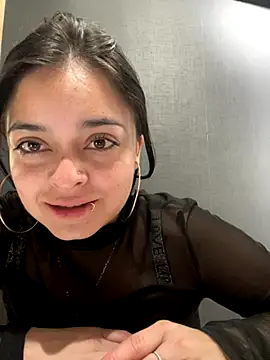 Emily Rivers  online show from October 24, 2025, 1:07 pm