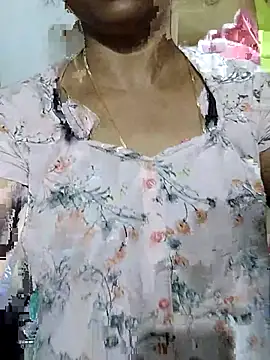 Snapshot of Varsha21 chatting on October 1, 2025, 9:37 am Varsha21 online show from October 1, 2025, 9:37 am